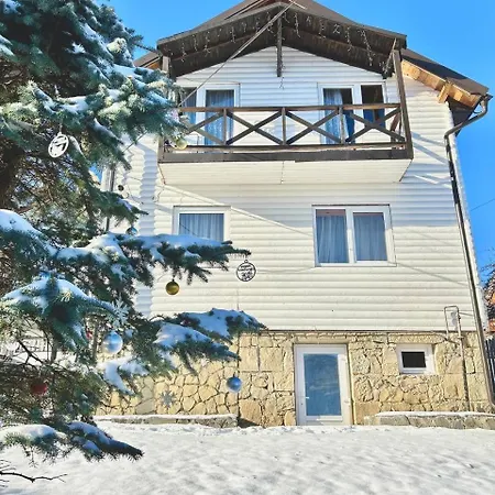 Carpathian Manor Villa Yaremche Exterior photo